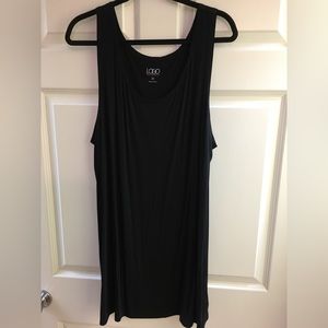 Logo by Lori Goldstein woman’s top size 2x